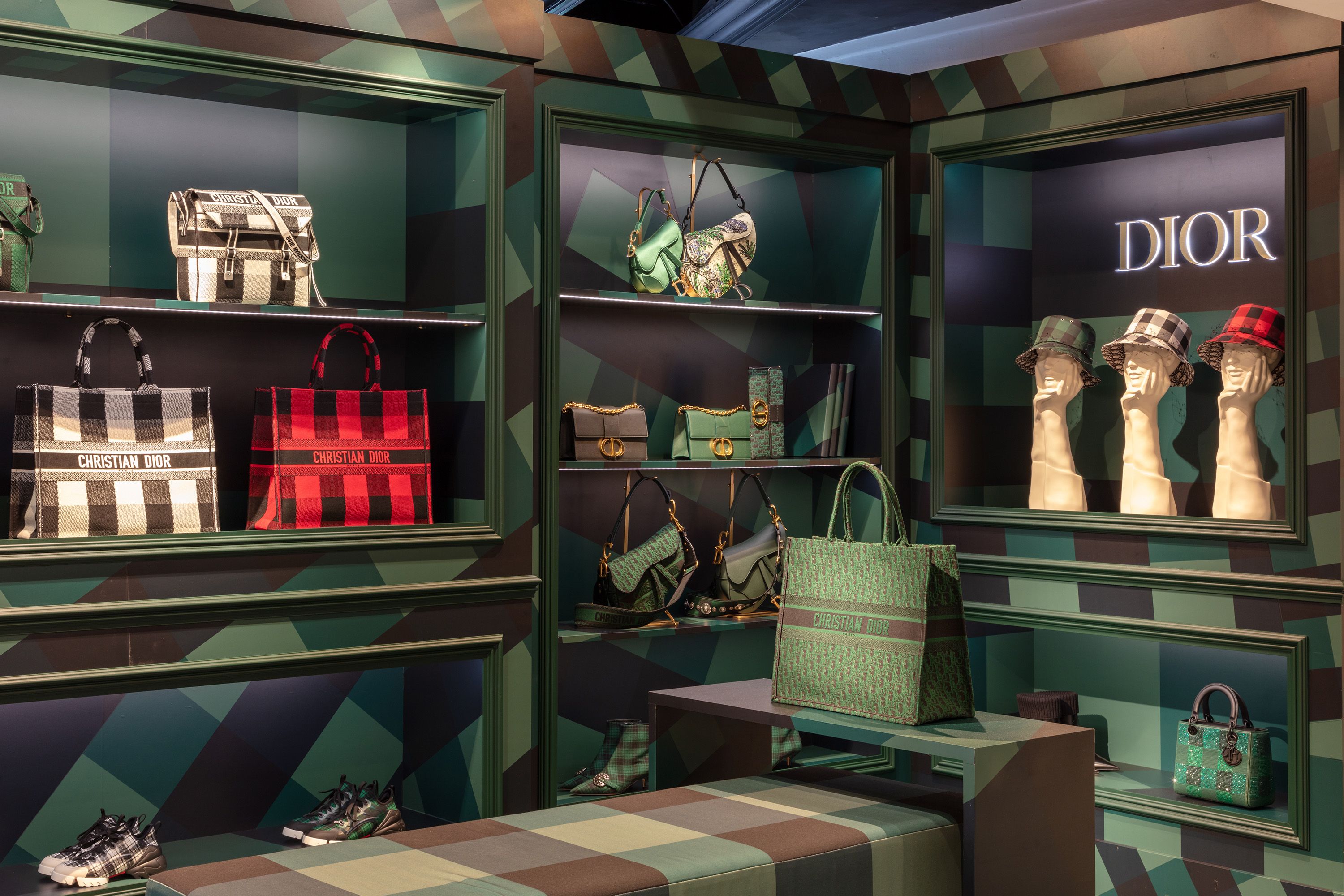 Hermès Beauty Pop-Up - Harrods Rotunda - Luxferity Magazine