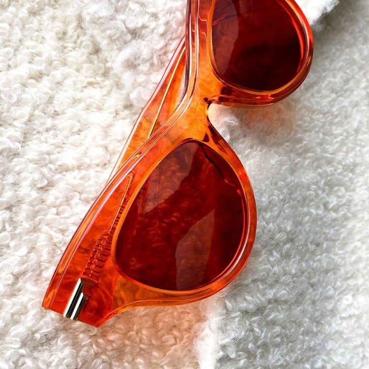 Kering Eyewear How does its exclusive partnership with Chloé