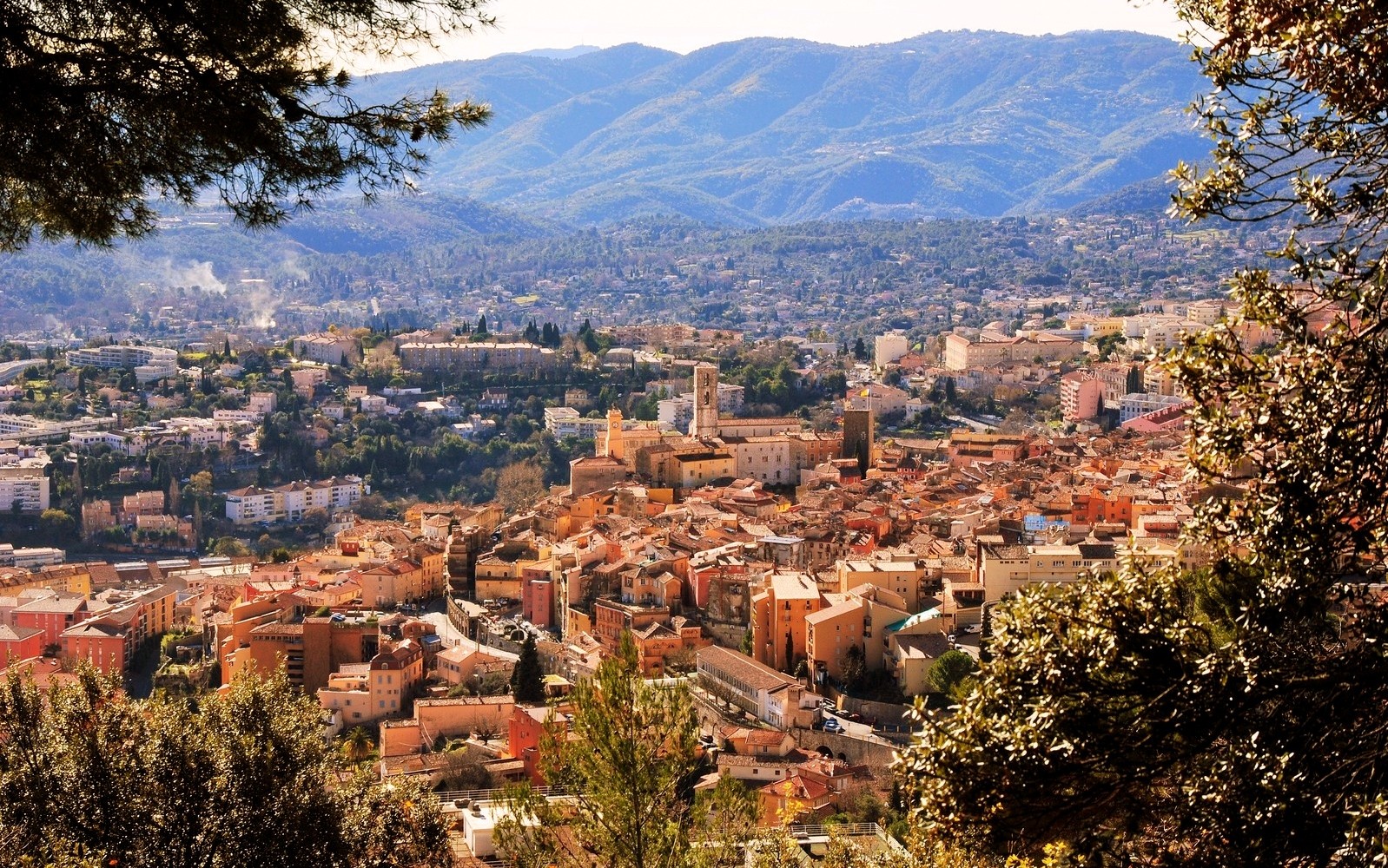 LVMH inaugurates new creative perfume workshops in the French town of  Grasse - Premium Beauty News