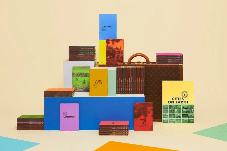 The article: Louis Vuitton opens an ephemeral bookstore at an