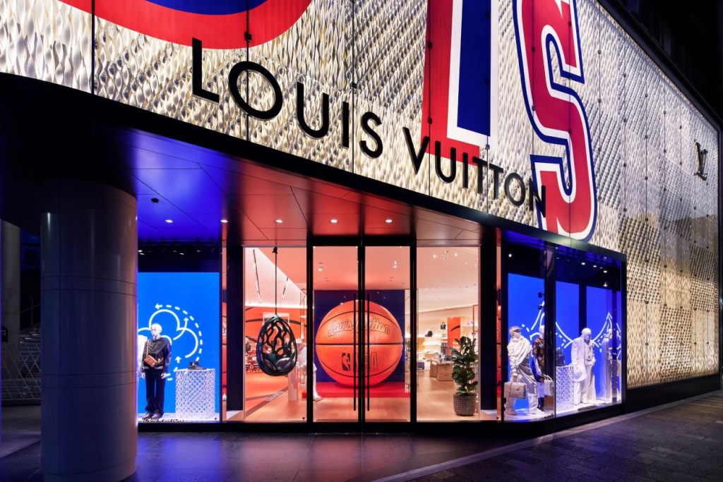 Louis Vuitton collaborates with the NBA in the design of a pop-up