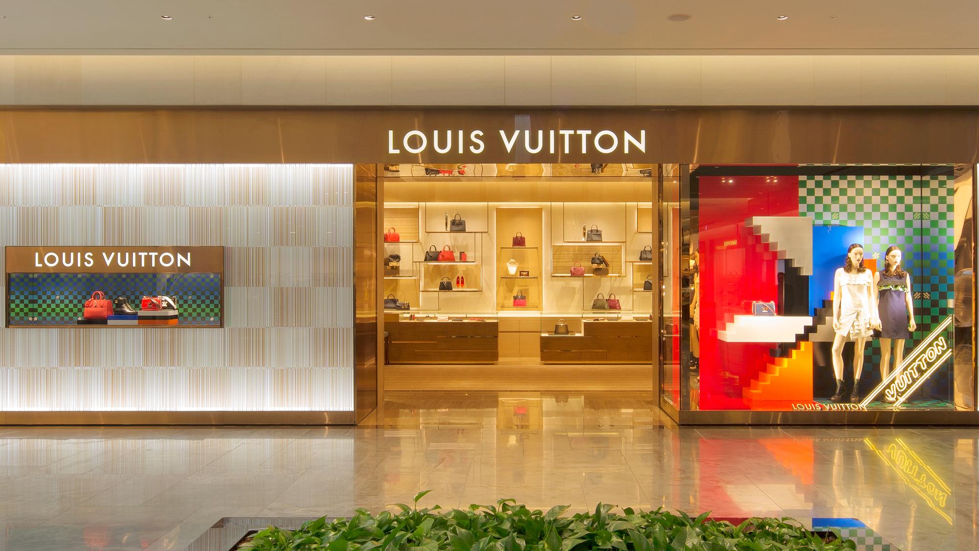 Louis Vuitton, Duty Free Shops, Restaurants & Shops