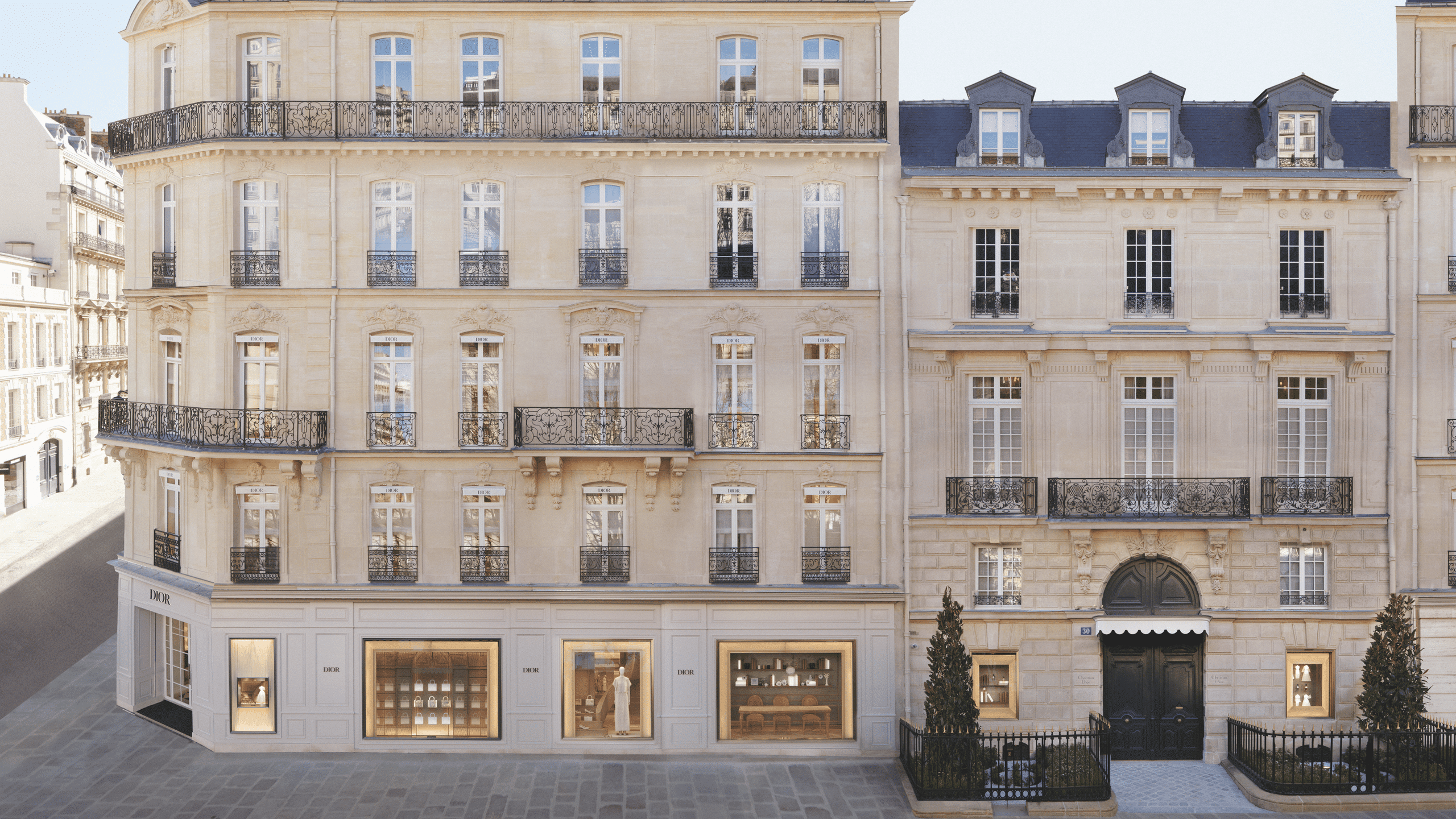The Dior Institute  Leucos