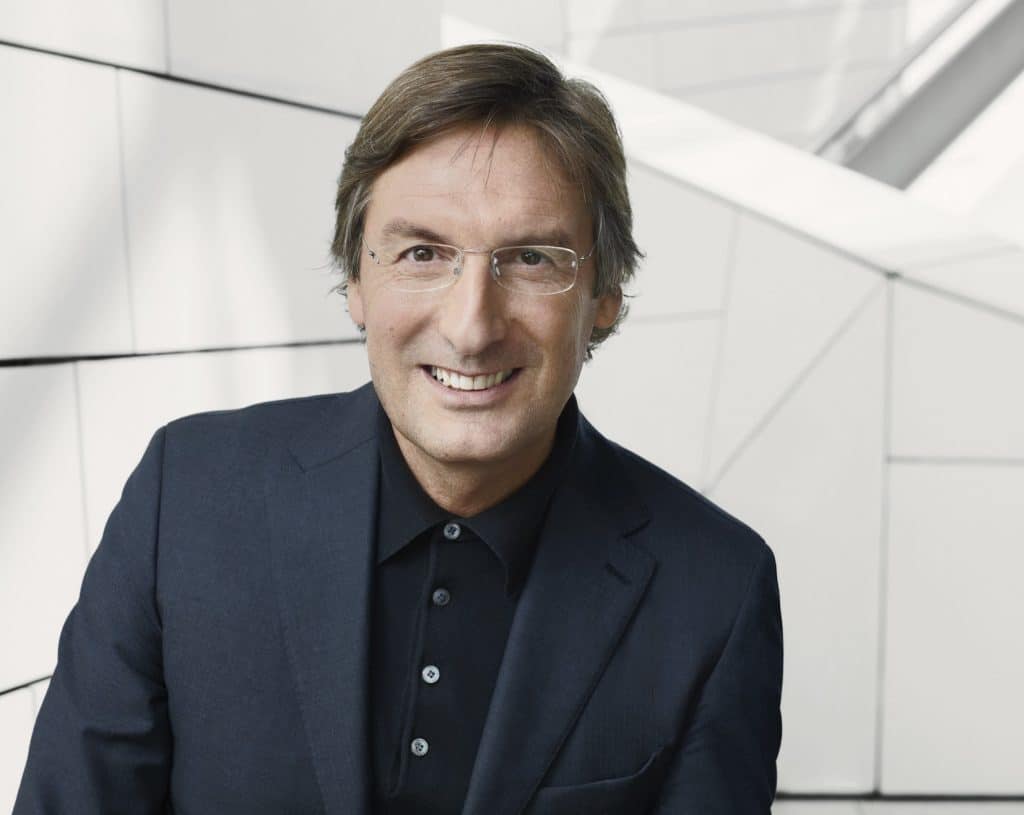 En direct, Delphine Arnault nommée PDG de Christian Dior Couture, Pietro  Beccari à la tête de Louis Vuitton
