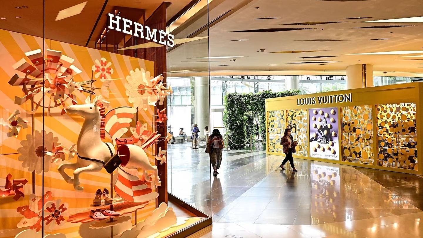 Luxury Stocks Take $30 Billion Hit as LVMH, Hermes Lead Slump