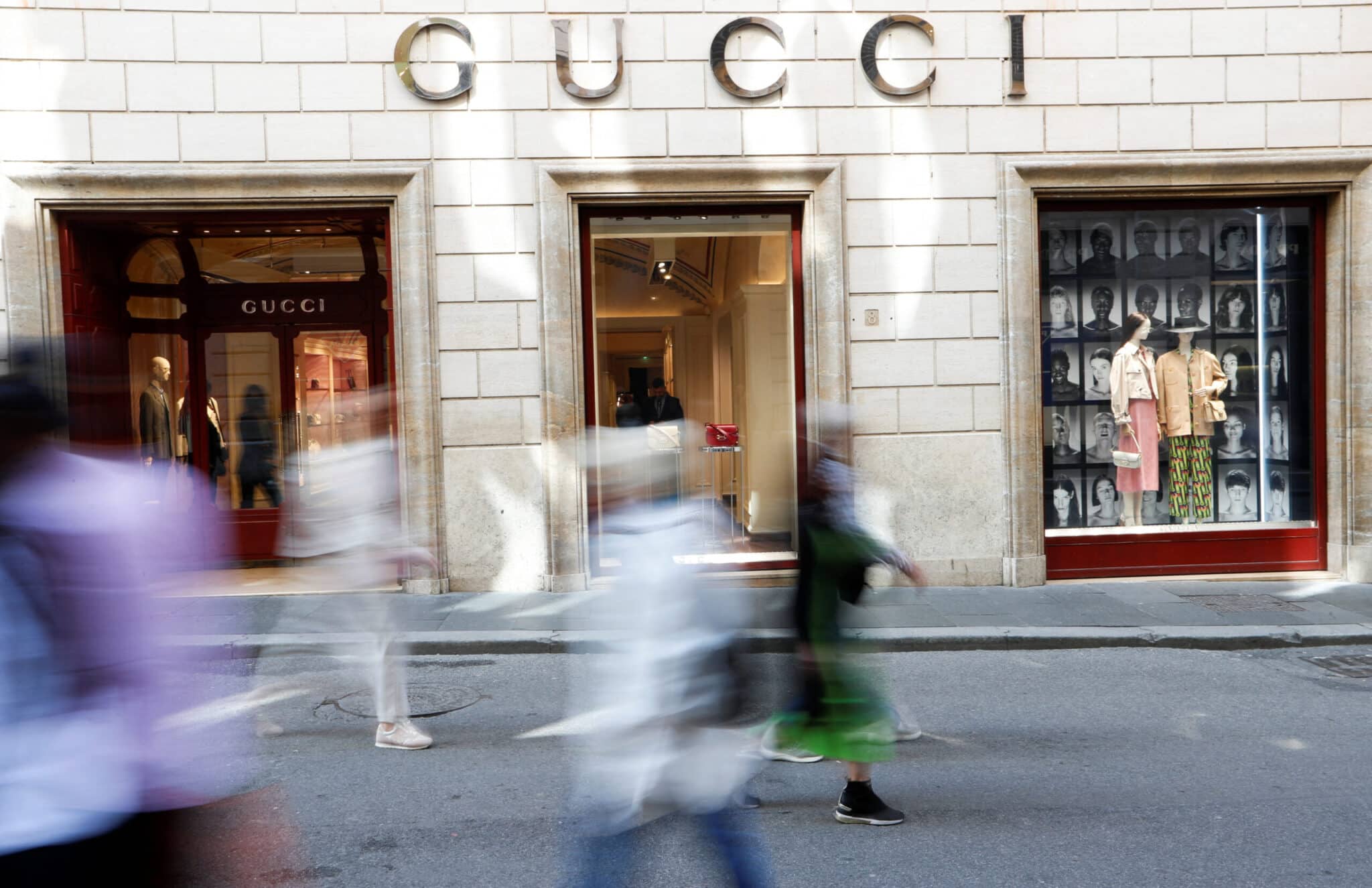 Gucci in the grip of the first industrial action in its history - Luxus ...