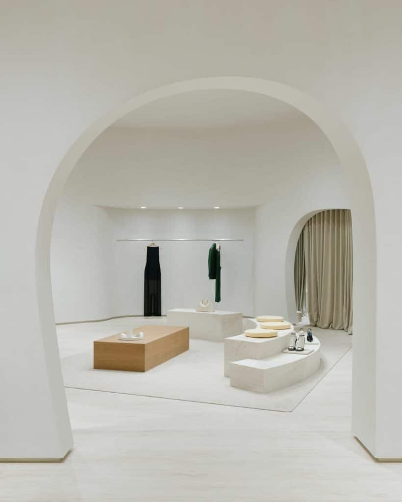 Jacquemus opens a boutique in Dubai in partnership with the Chalhoub ...