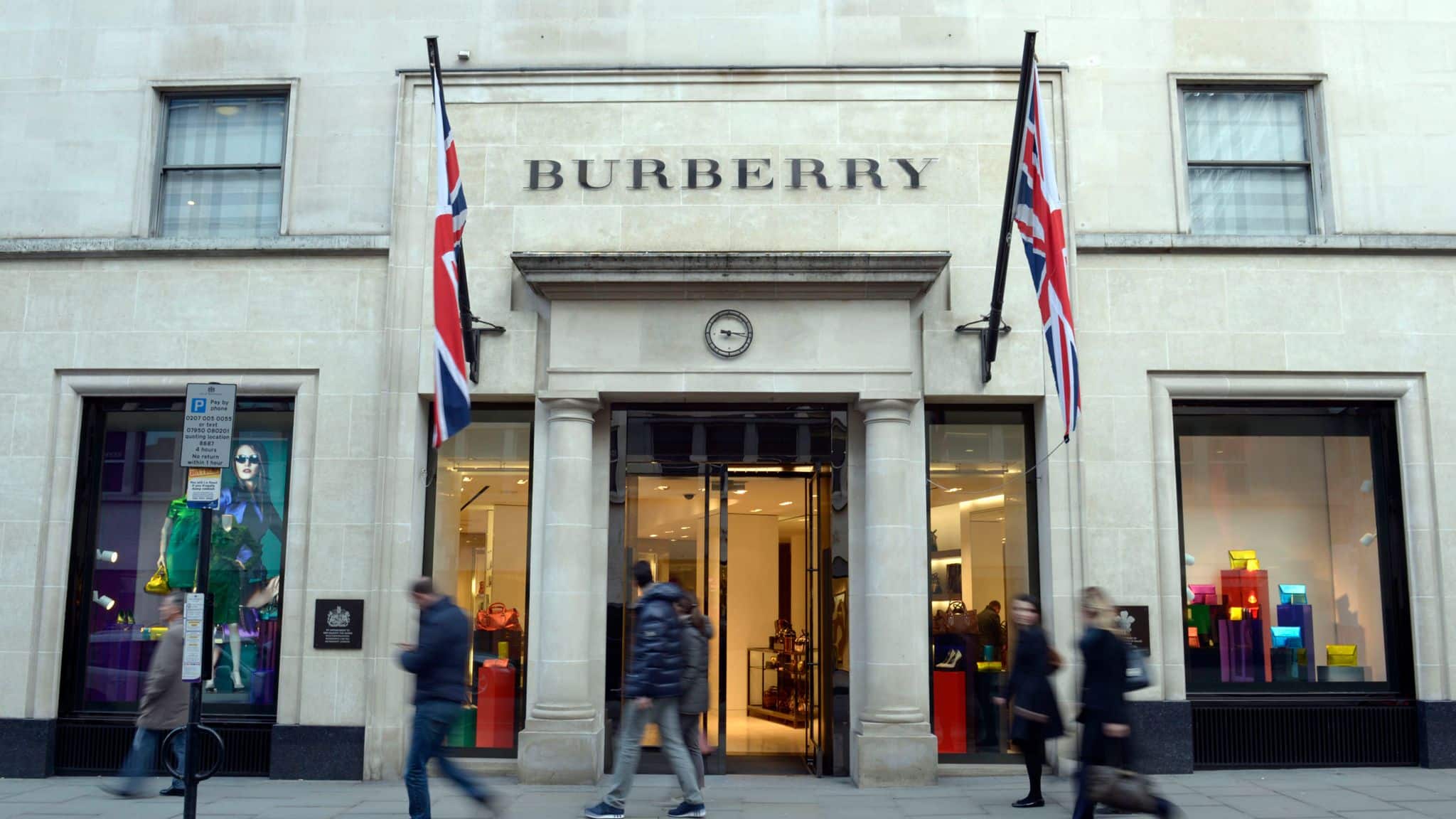 Burberry to cut around 100 UK jobs  – Luxus Plus