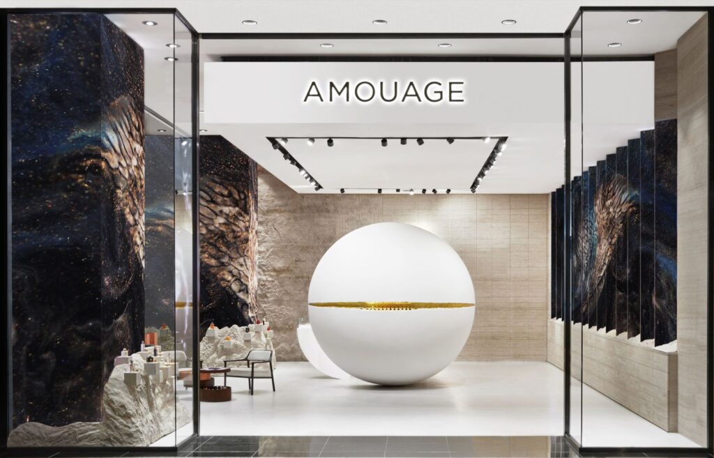 Amouage Retail 1