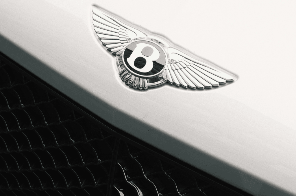 Unsplash bentley logo LuxusPlus scaled