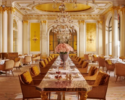 plaza athenee breakfast room