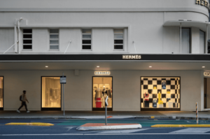 unsplash hermes boutique front LuxusPlus scaled