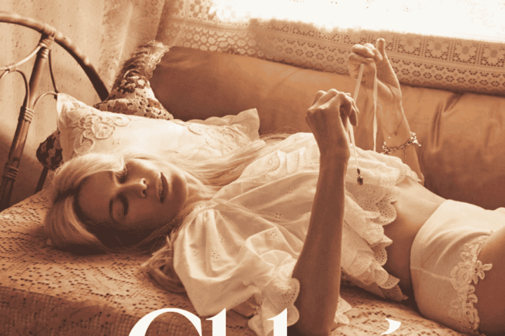 Chloe Claudia Schiffer LuxusPlus scaled