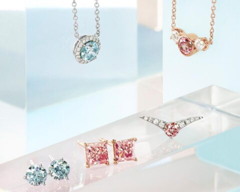 De Beers Lightbox Diamonds PinkBlueSelection