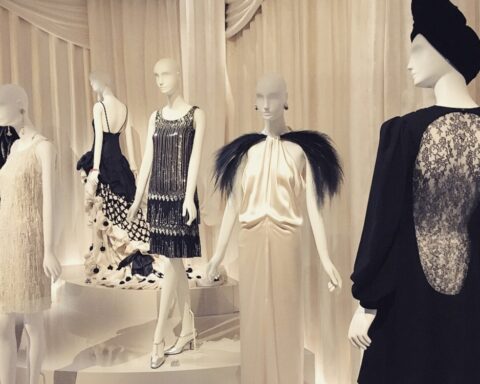 Musée Yves Saint Laurent Mairie de Paris