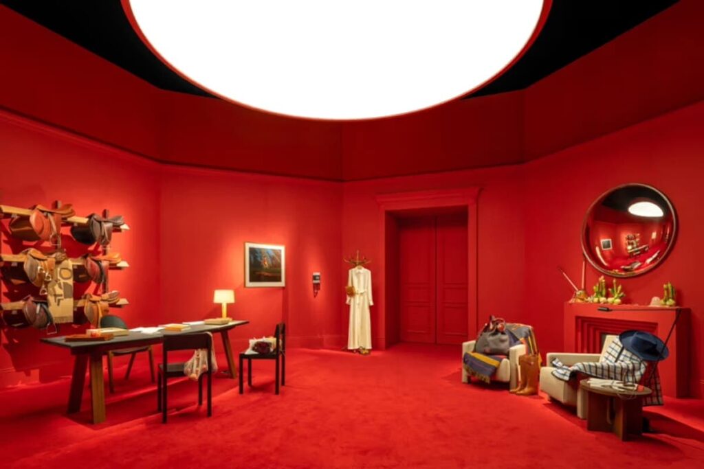 Hermes Mystery at the Grooms New York red room