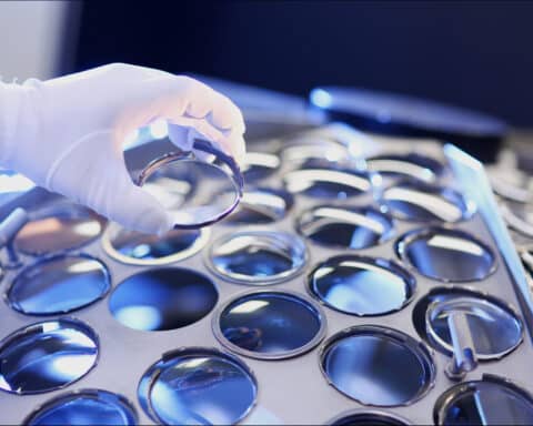 ESSILOR Centre de production Antony