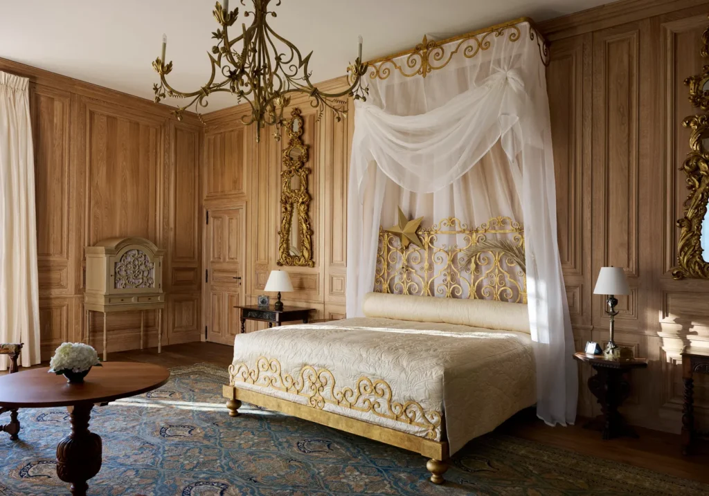 VISUEL NO 12 La Chambre de Mademoiselle à La Pausa ©Chanel