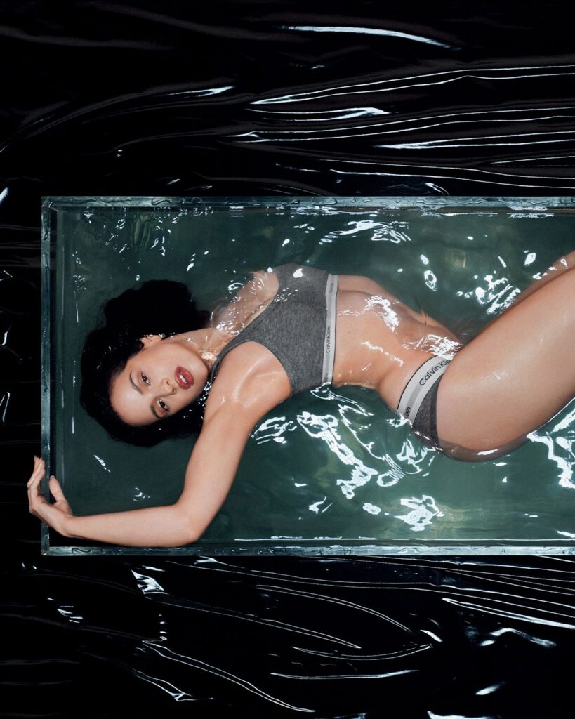 Rosalia Calvin Klein 3