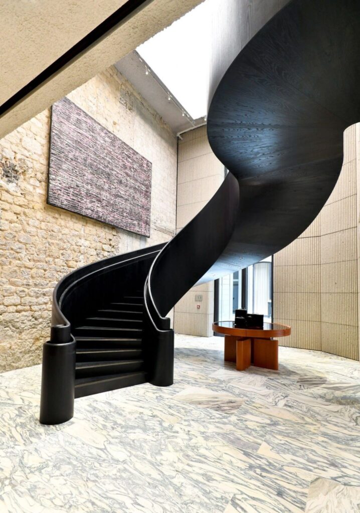 Saint Laurent Flagship Avenue Montaigne 2