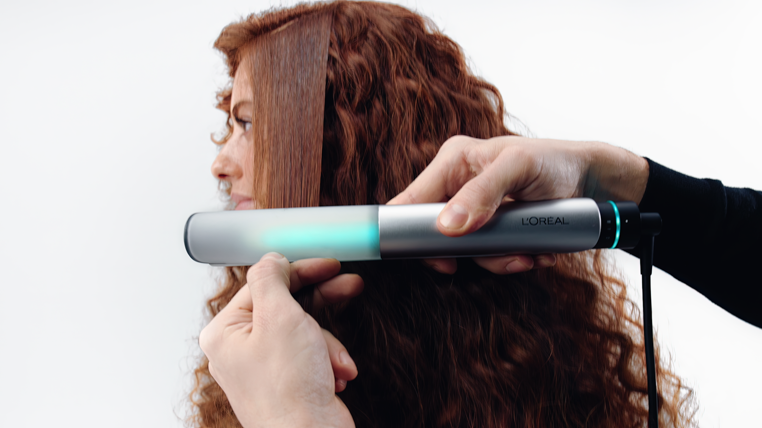 L'OREAL LIGHT STRAIGHT+ MULTI STYLER 3 ©L'Oréal Groupe png