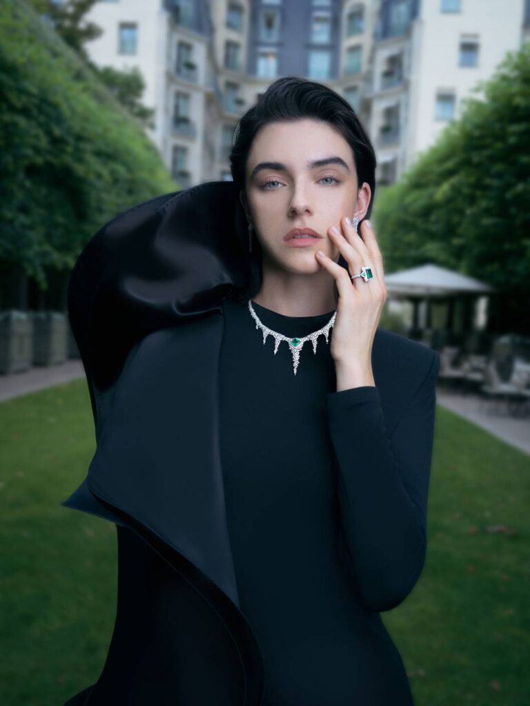 CRIS PORTO collier Alula or blanc et diamants 1 émeraude de 6 carats