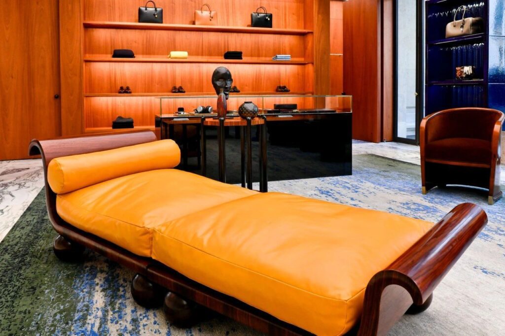 Saint Laurent Flagship Avenue Montaigne Paris 1