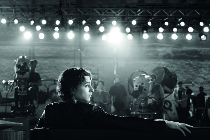 1697055897 1697031052 timothee chalamet bleu de chanel (1)