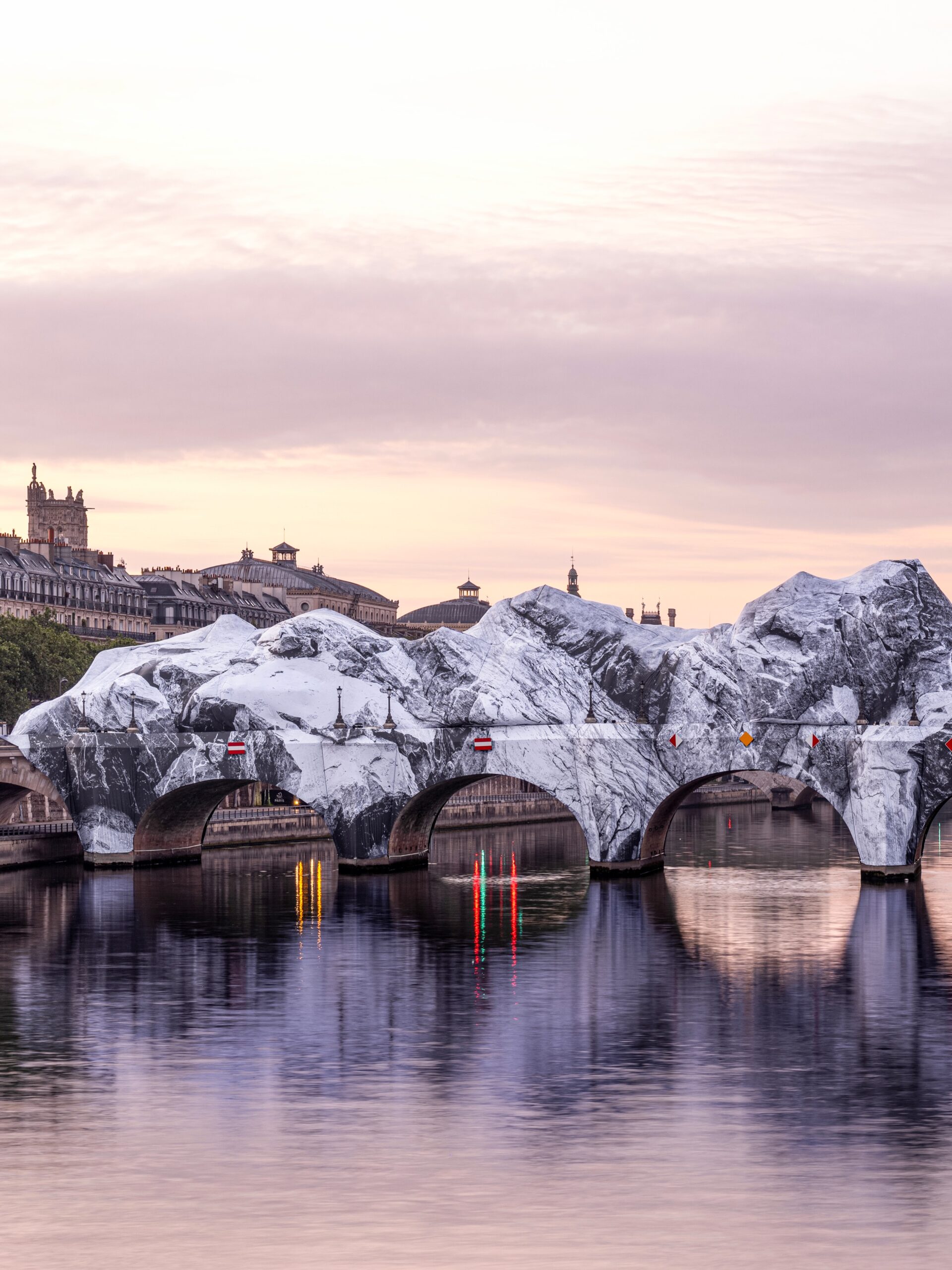 LUXUS MAGAZINE] JR reinventing the Pont Neuf : when Paris becomes